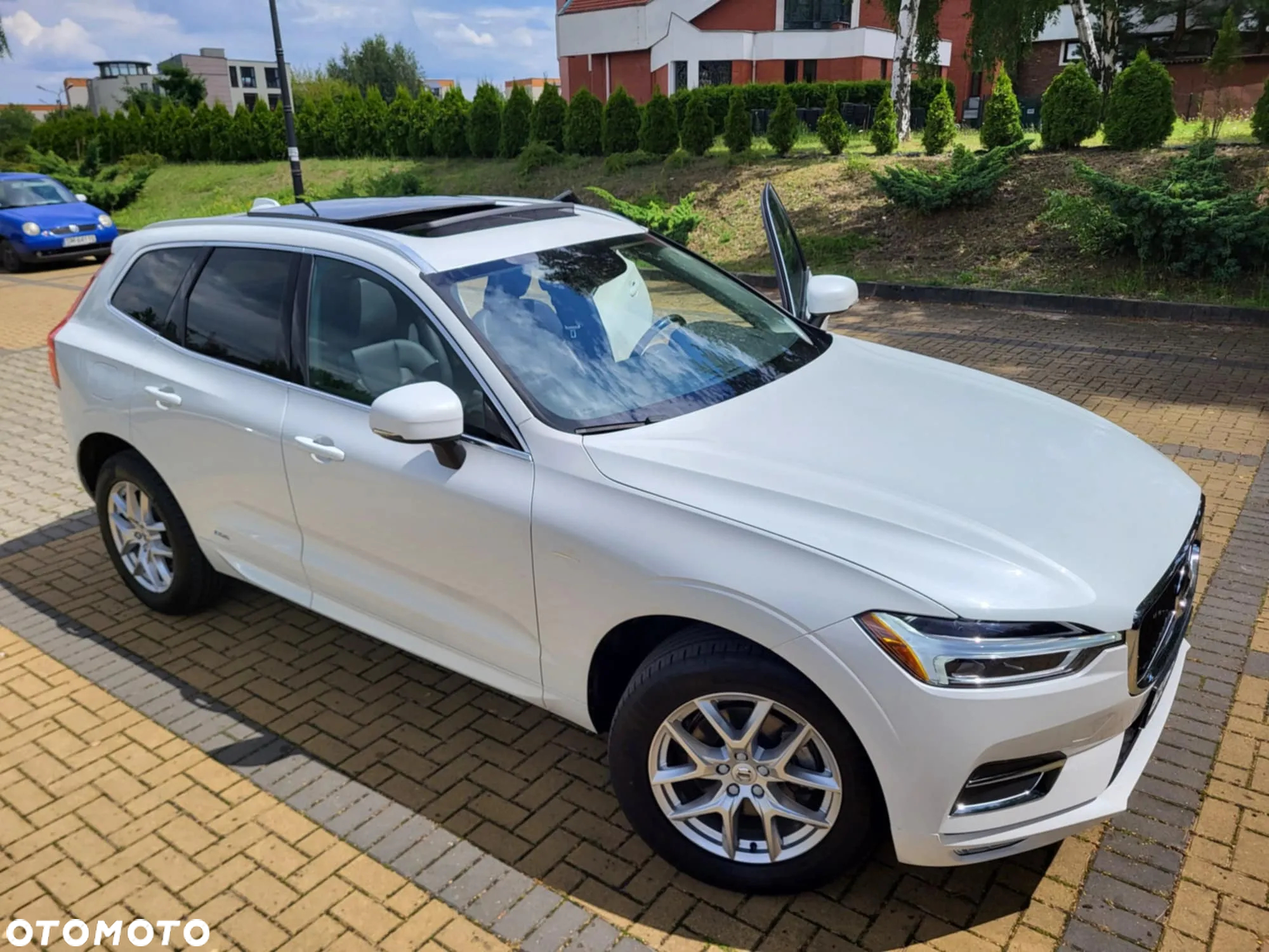 Volvo XC 60 T5 Momentum Pro - 3
