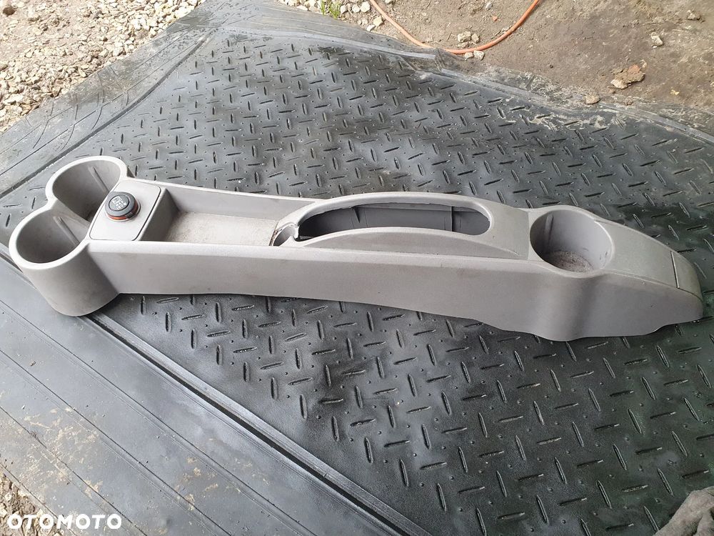 FIAT PANDA II TUNEL ŚRODKOWY UCHWYT NA KUBKI CUPHOLDER GNIAZDO ZAPALNICZKI 735336465 - 1