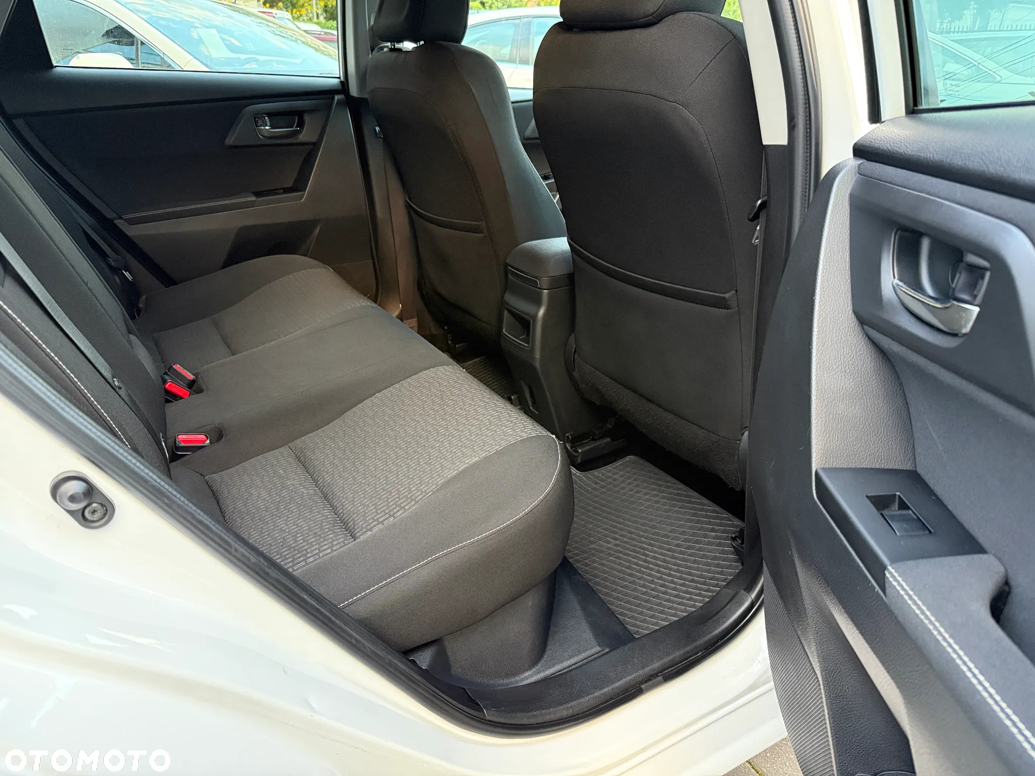 Toyota Auris 1.8 HSD Luna - 21