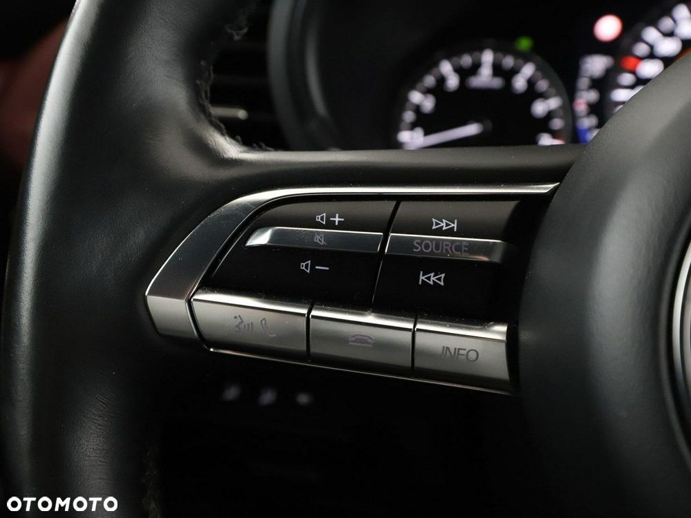 Mazda 3 SKYACTIV-X 2.0 M-Hybrid DRIVE SELECTION - 35