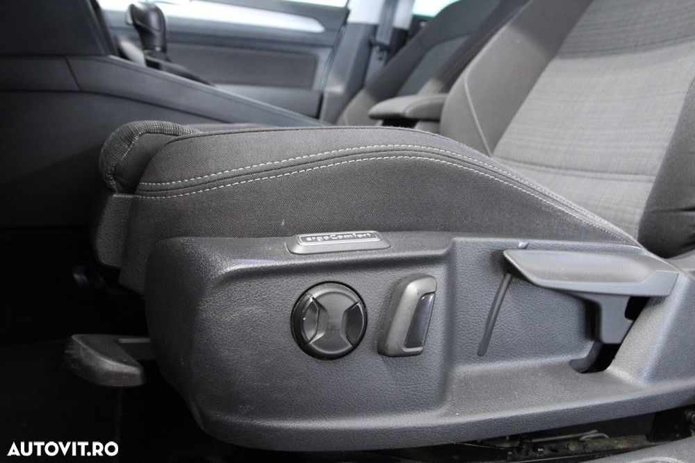 Volkswagen Passat - 11