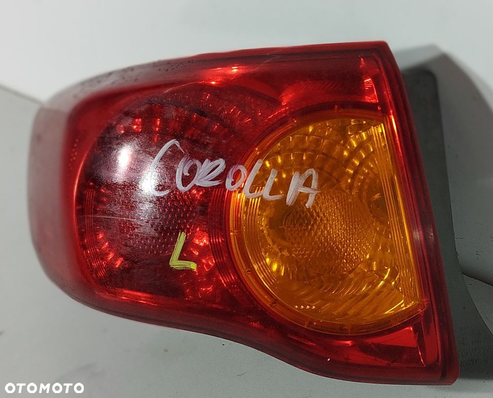 lampa lewa tylna TOYOTA COROLLA E15 06-10 - 2