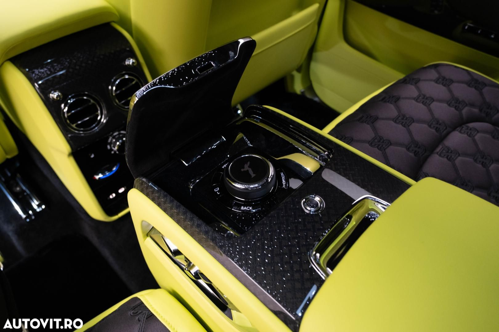 Rolls-Royce Cullinan - 18