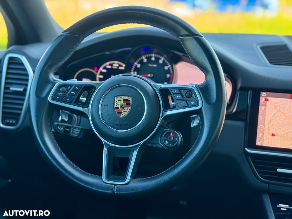 Porsche Cayenne Coupe Tiptronic S Platinum Edition - 12