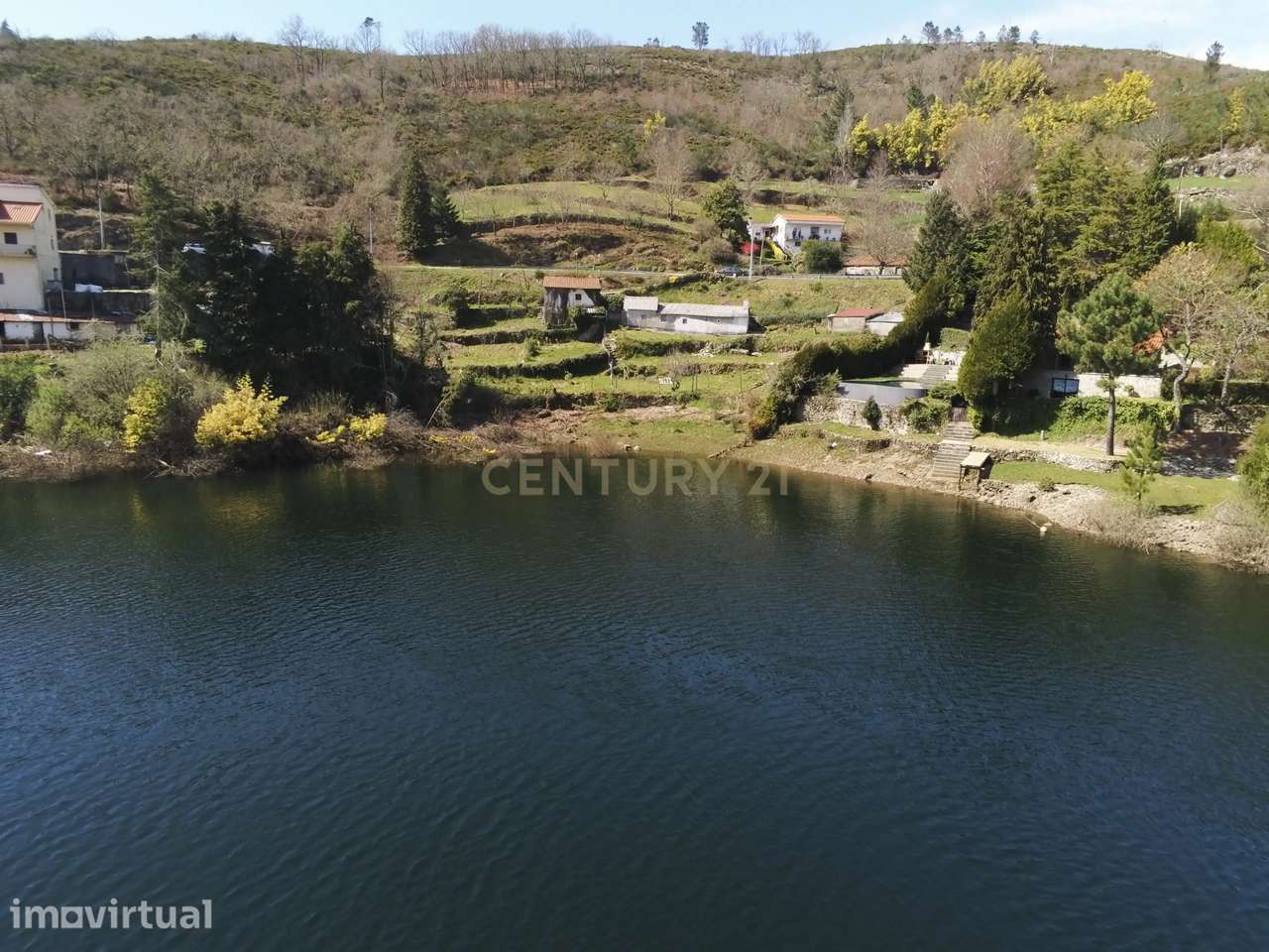 Propriedade com Acesso Direto à Albufeira de Venda Nova | Frente de La - Grande imagem: 5/45