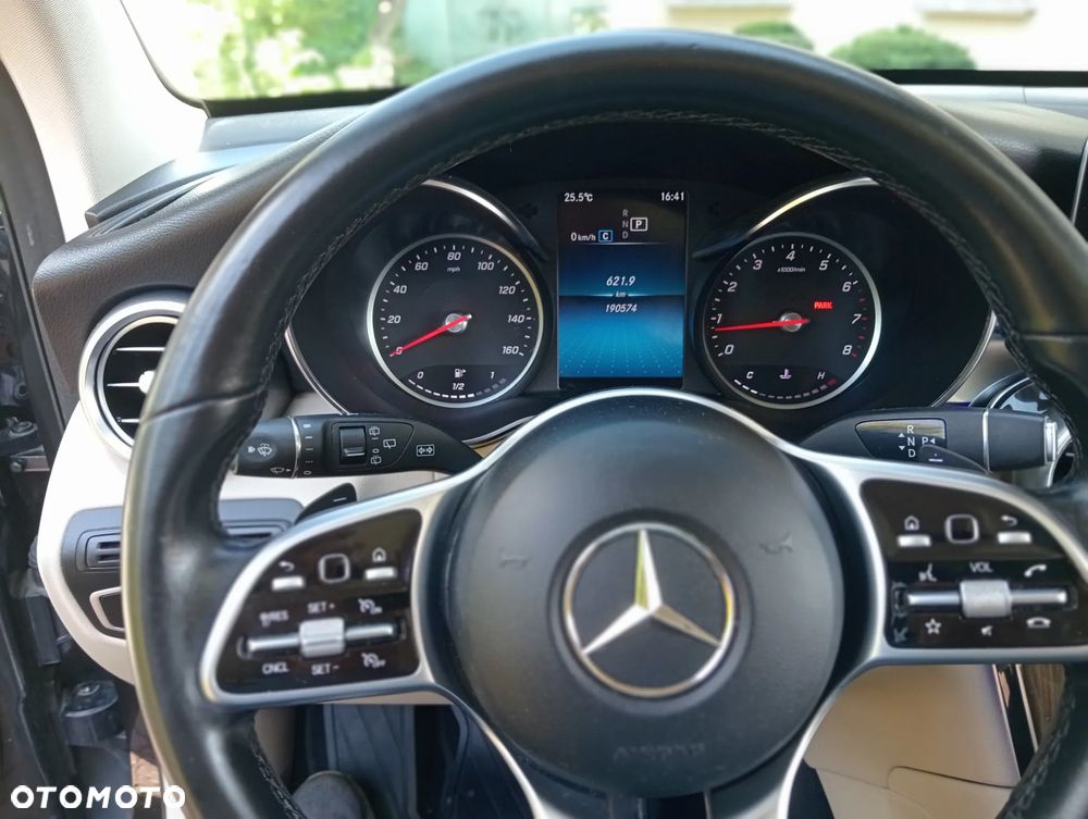 Mercedes-Benz GLC 300 4Matic 9G-TRONIC - 12