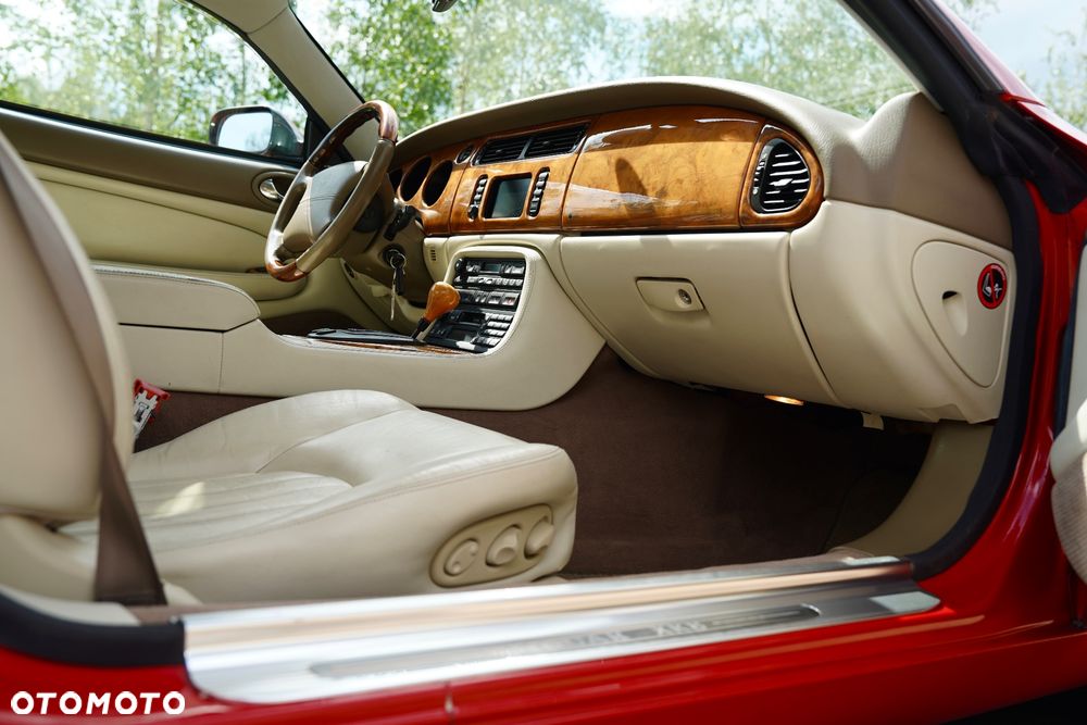 Jaguar XK8 - 15