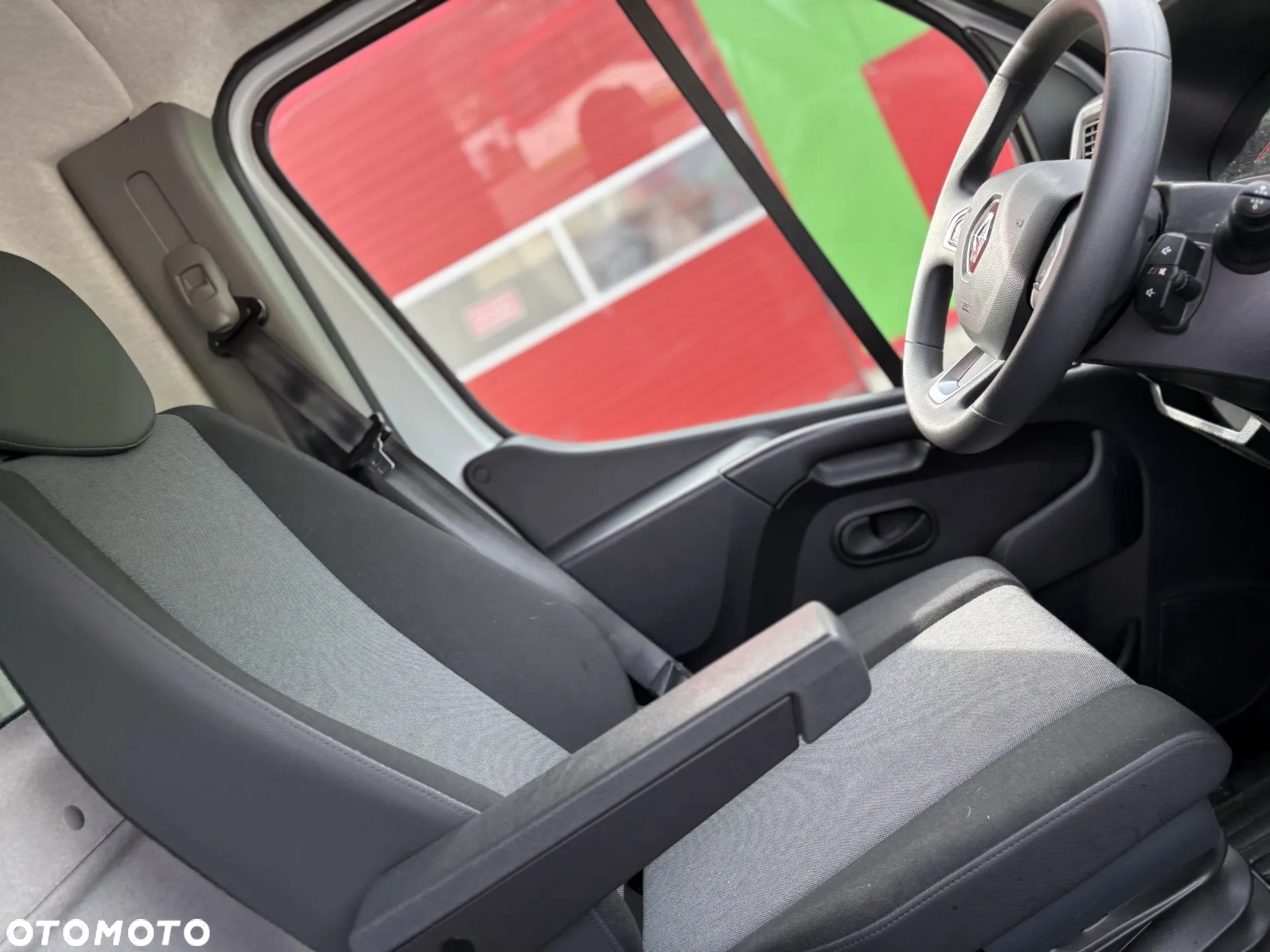 Renault Master 8EP izoterma kontener - 11