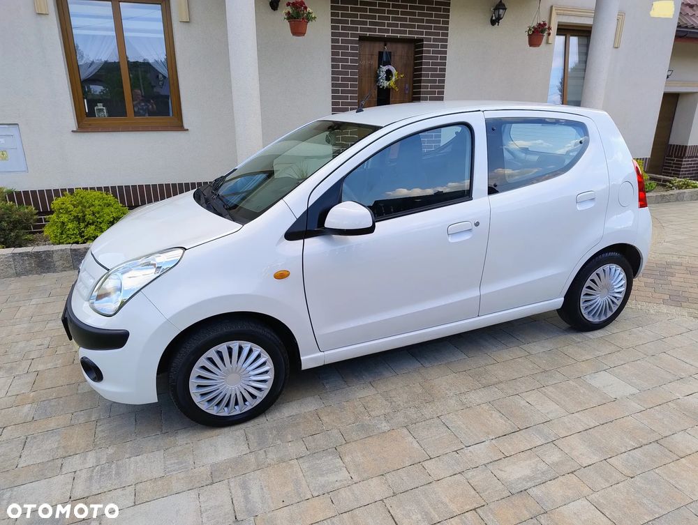 Nissan Pixo - 2