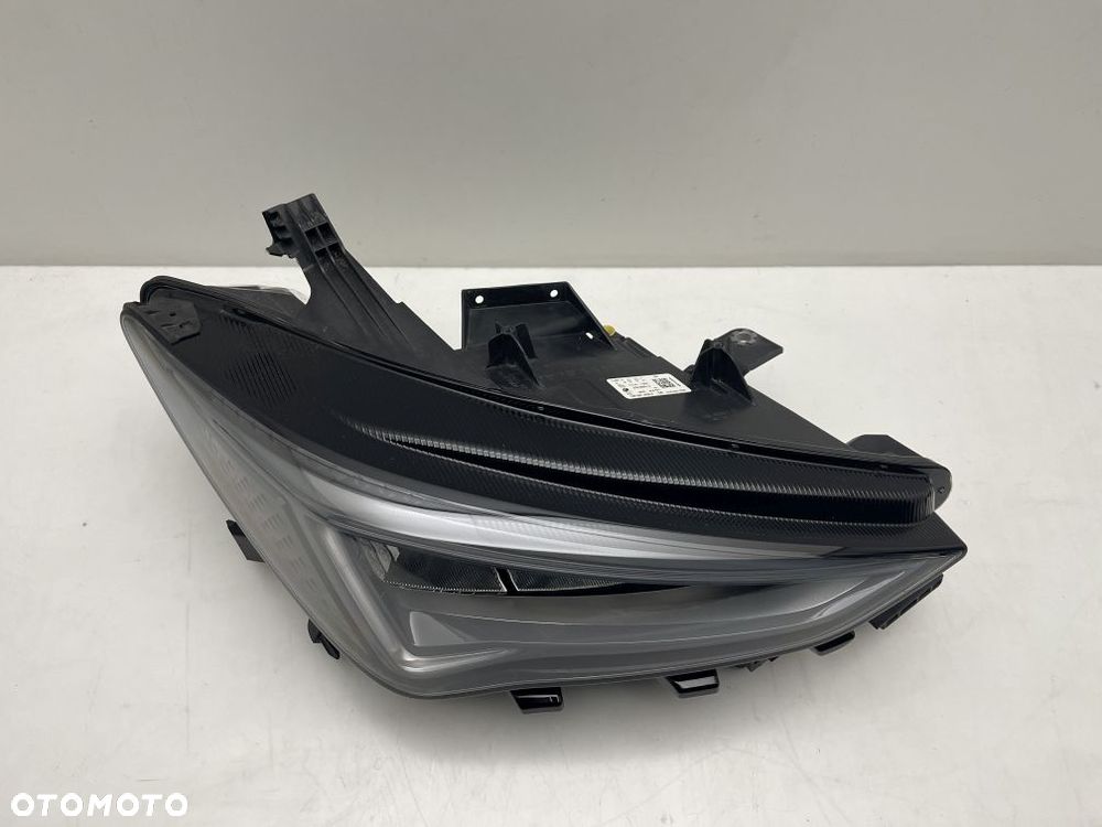 LAMPA PRAWA PRZEDNIA CUPRA BORN FULL LED 10F941008H - 2