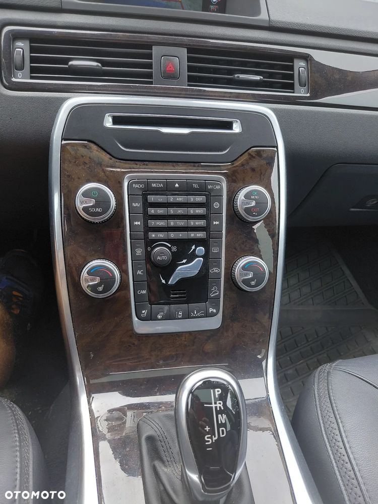 Volvo XC 70 T5 AWD Summum - 8