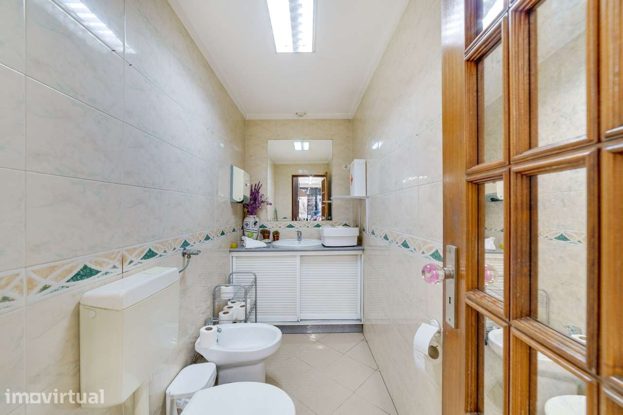 Imóvel comercial de 311m² em Odivelas - Grande imagem: 4/5