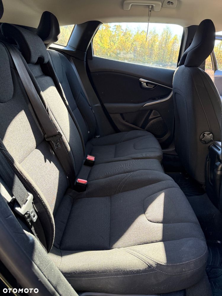 Volvo V40 D3 Momentum - 18