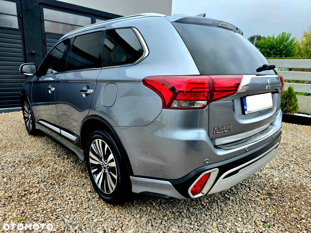Mitsubishi Outlander 2.0 Instyle + 4WD CVT - 14