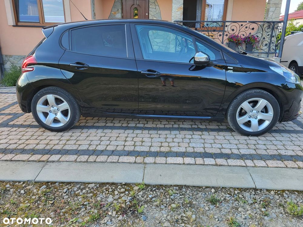 Peugeot 208 PureTech 82 Style - 5