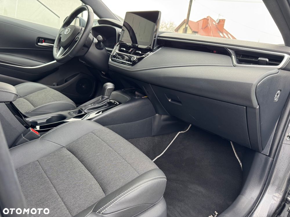 Toyota Corolla 1.8 Hybrid Executive - 27