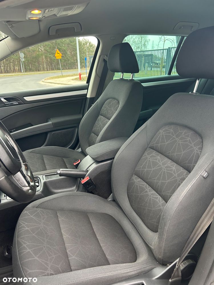 Skoda Superb 2.0 TDI Family DSG - 9