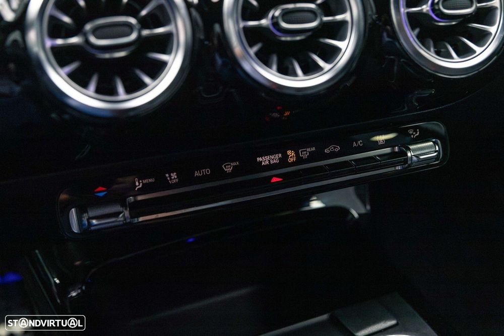 Mercedes-Benz A 250 e AMG Line - 37