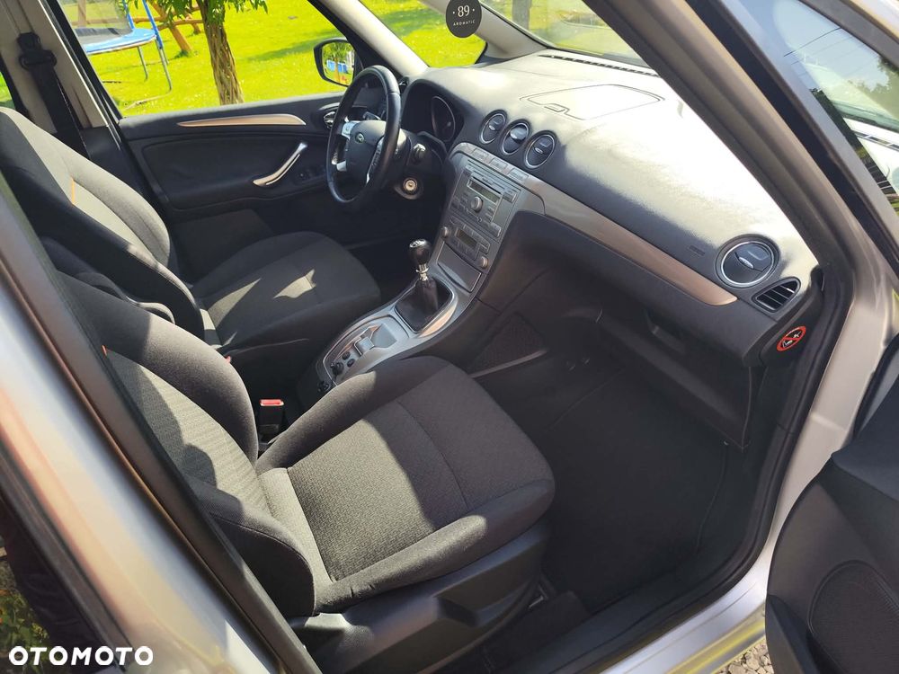 Ford Galaxy - 16