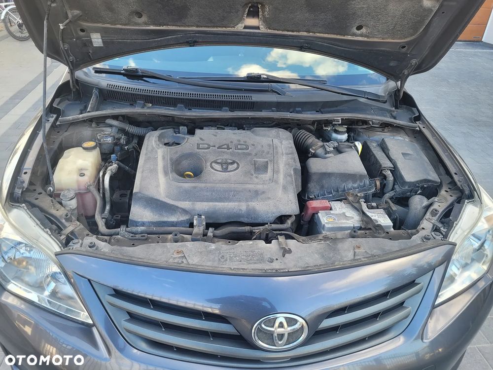 Toyota Corolla - 12