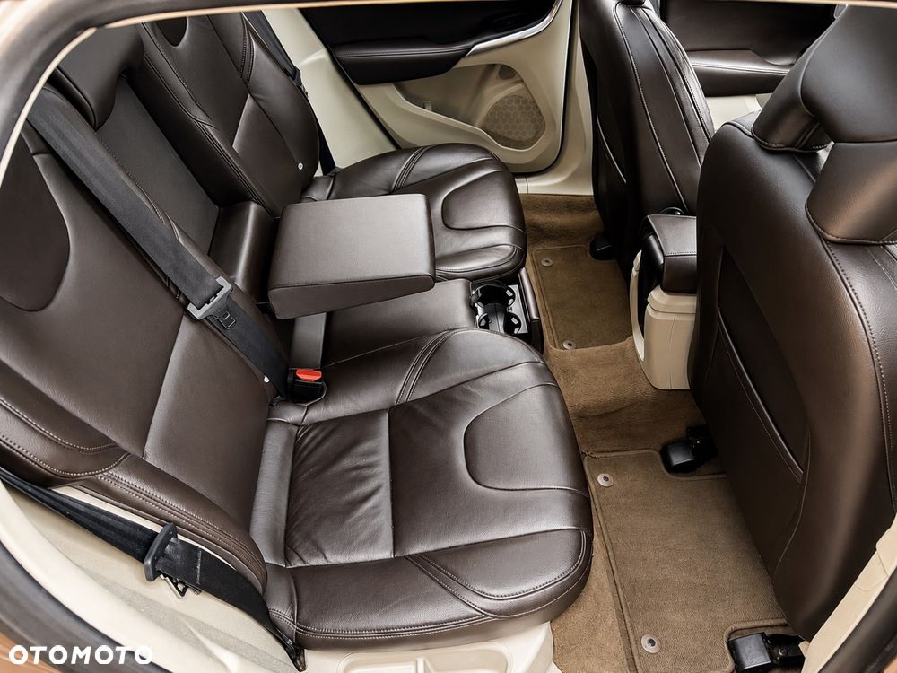 Volvo V40 D2 Summum - 32