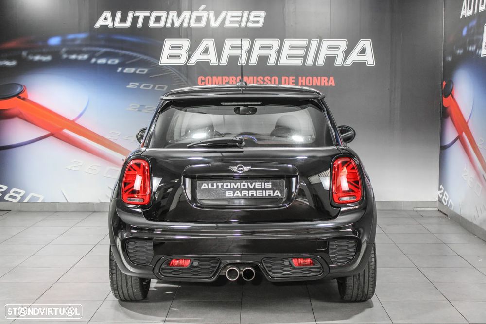 MINI 3 Portas One D - 18