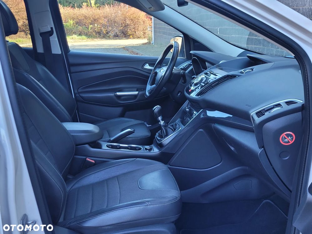 Ford Kuga 2.0 TDCi FWD Titanium Plus - 24