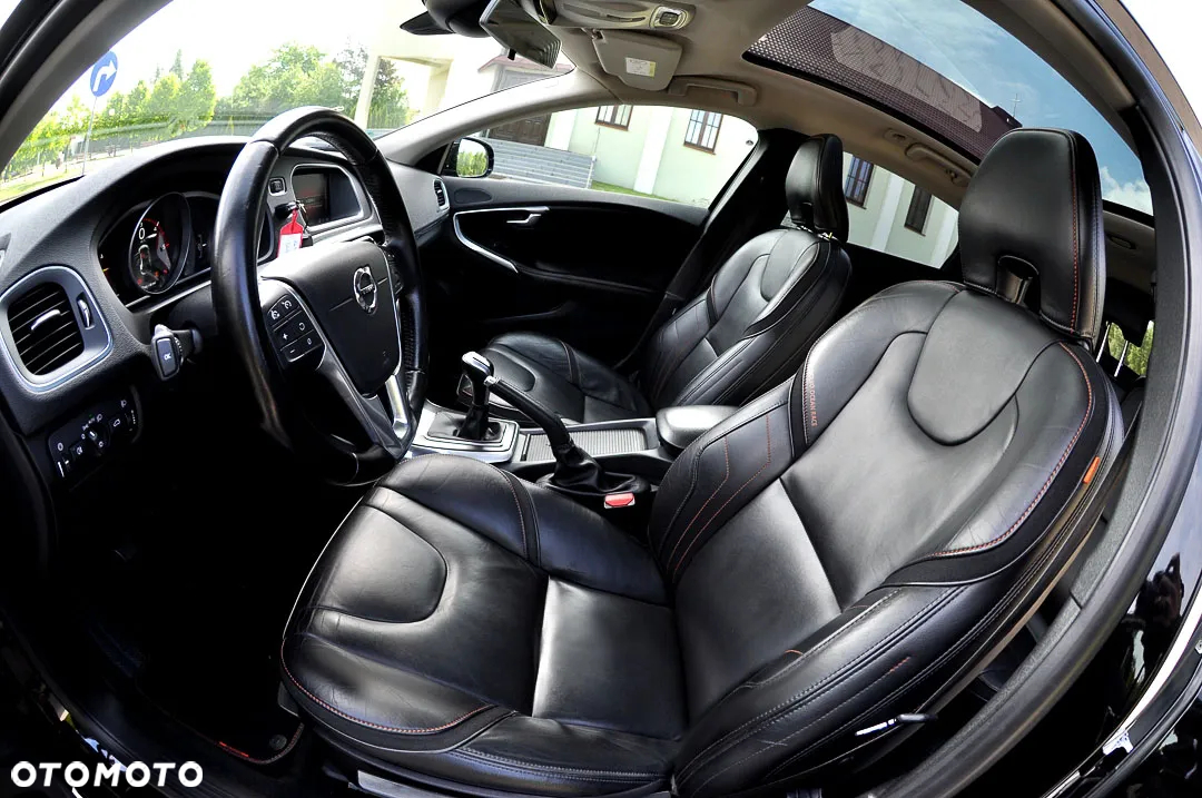 Volvo V40 D2 Drive-E Ocean Race - 6