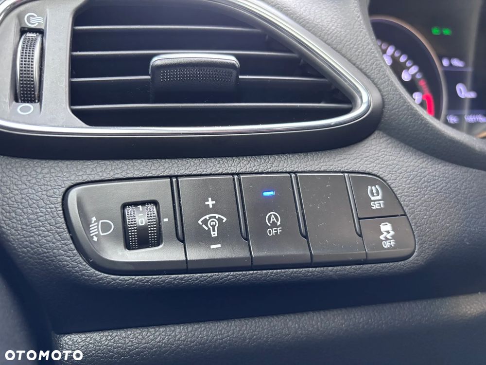 Hyundai i30 - 25