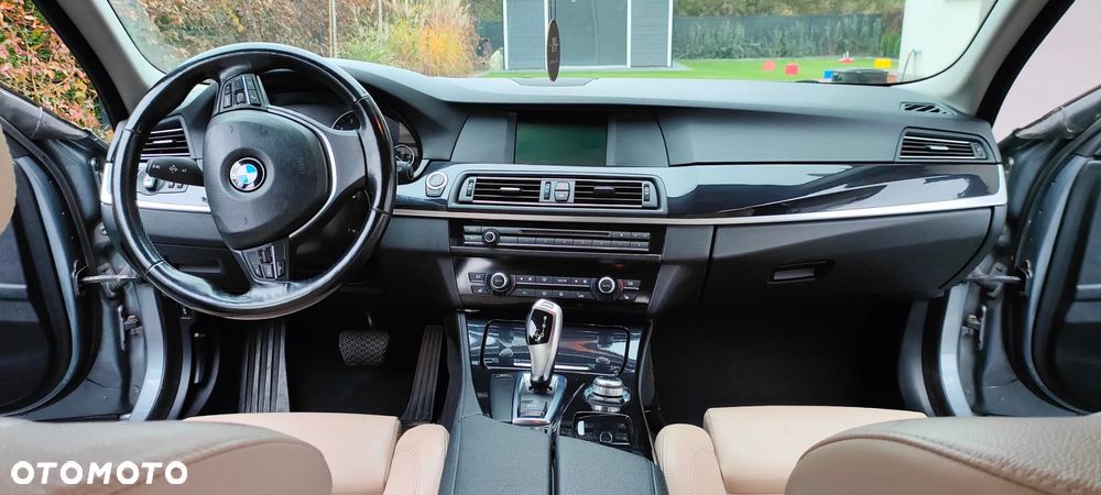 BMW Seria 5 535i xDrive - 15