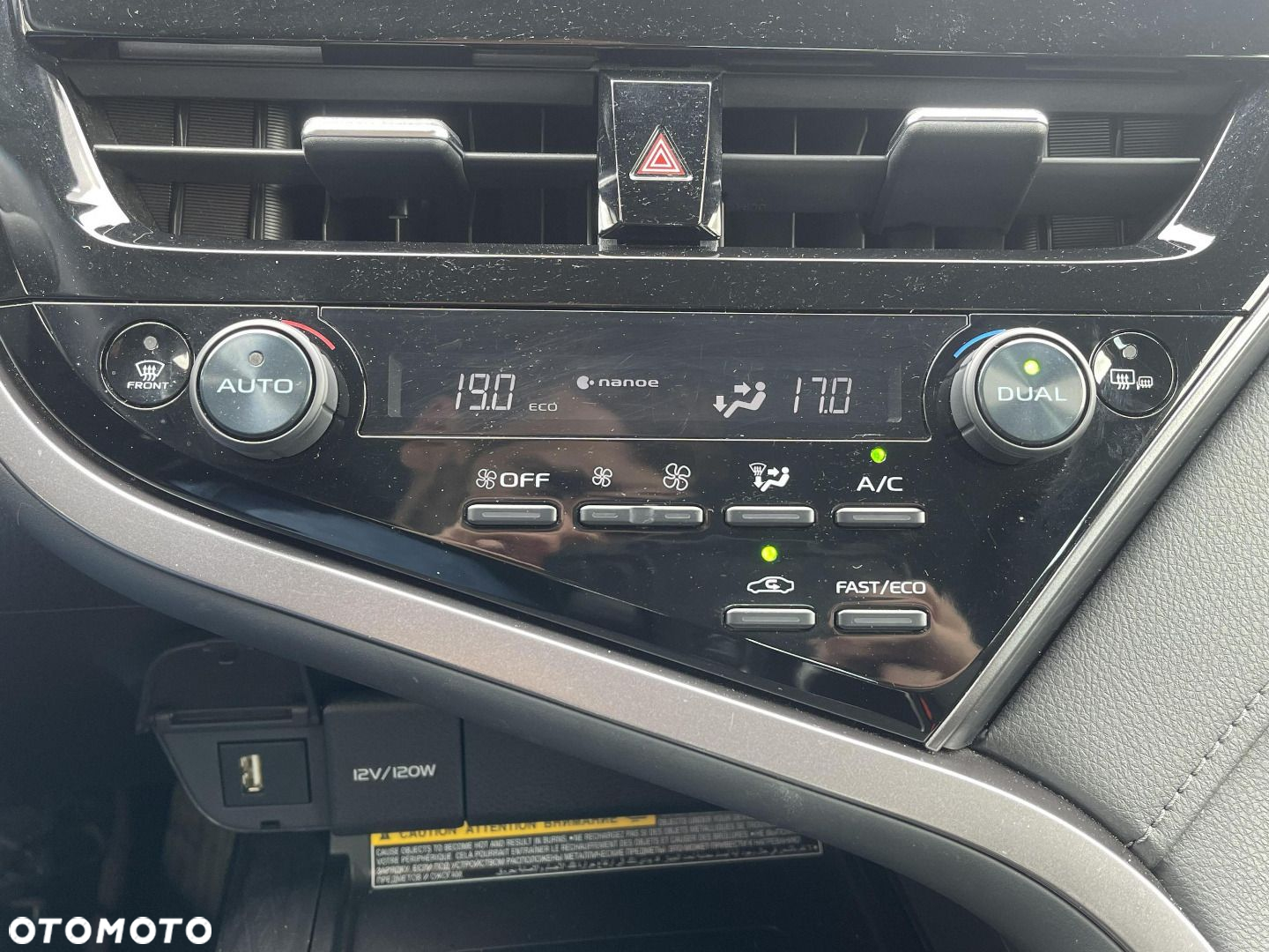 Toyota Camry - 21