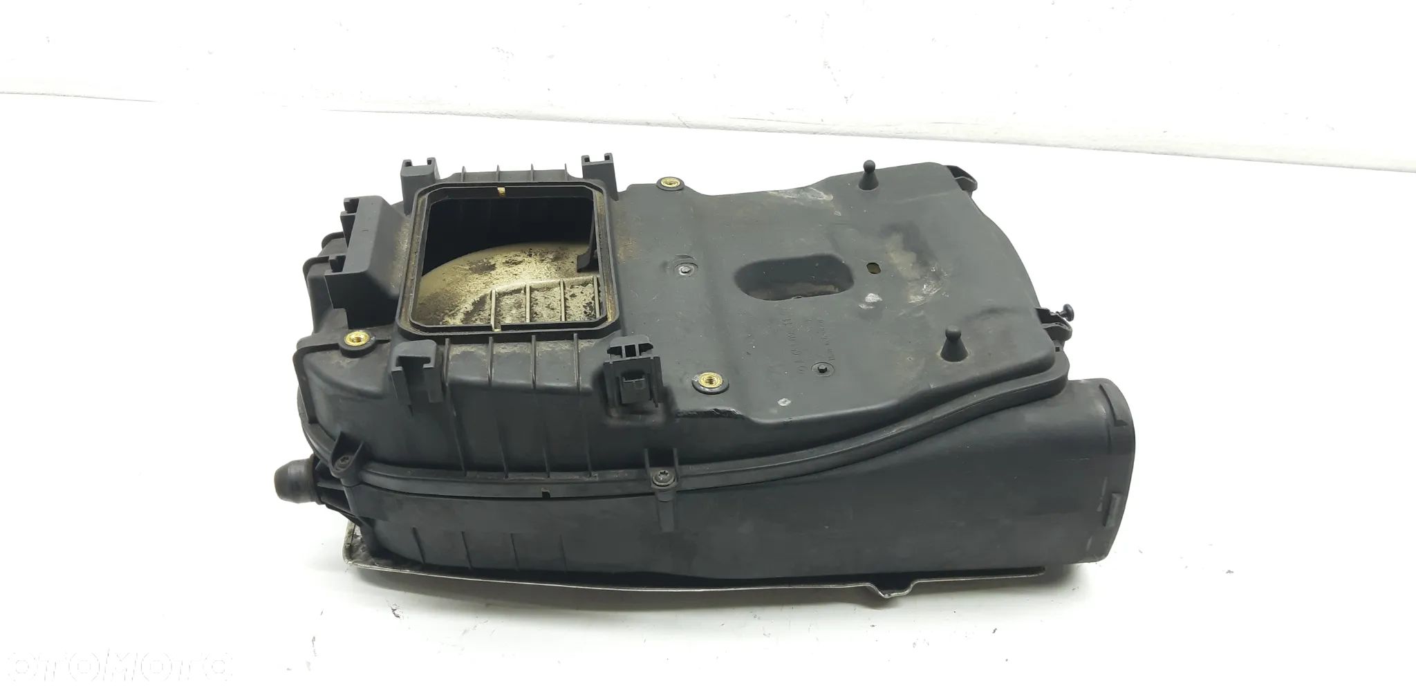 Obudowa filtra powietrza A6510901101 Mercedes W204 2.2 diesel 2012r coupe - 1