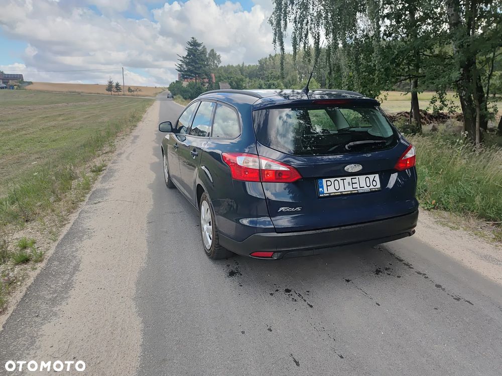 Ford Focus SW - 9