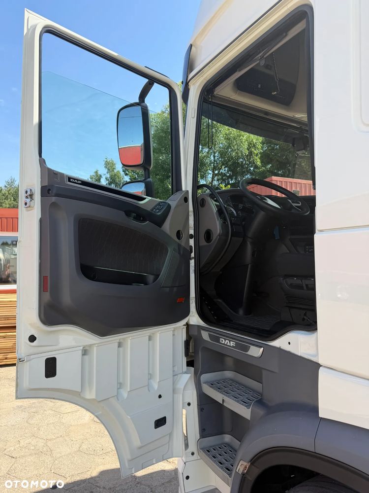DAF XF 106 480 / MEGA LOW DECK / 709 TYS. KM PRZEBIEGU / NOWY TACHOGRAF / NAJWYŻSZA KABINA SUPER SPACE CAB / LODÓWKA / 2018 ROK !! - 18
