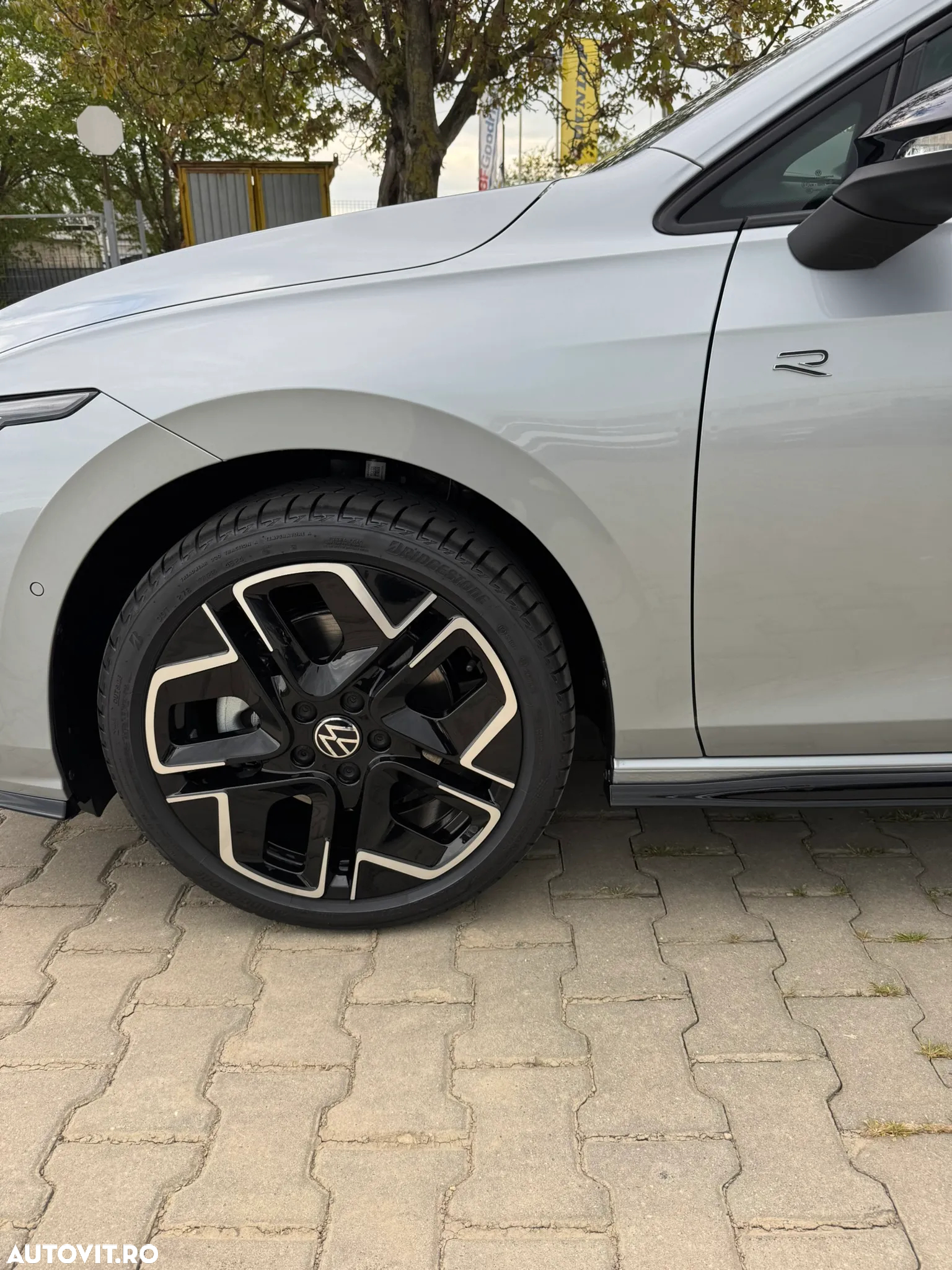 Volkswagen Golf 1.5 eTSI ACT DSG MHEV R-Line - 24