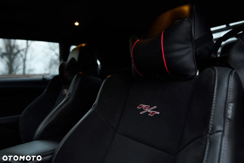 Dodge Challenger - 5