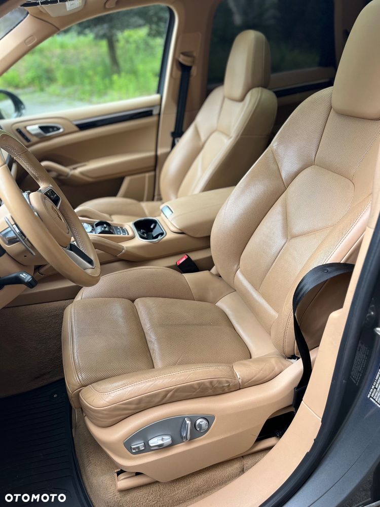 Porsche Cayenne S Platinum Edition - 26