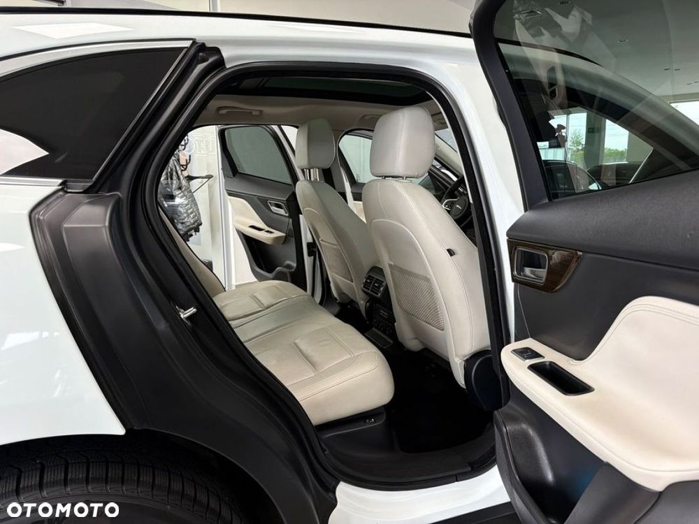 Jaguar F-Pace 2.0 i4D AWD Prestige - 34