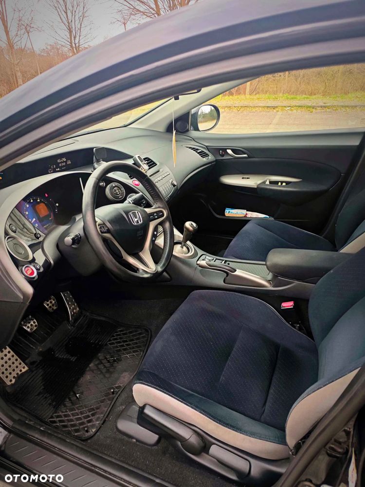 Honda Civic 1.8 Sport - 10