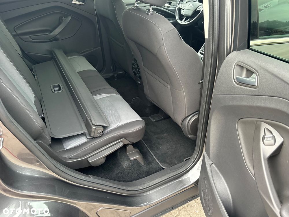 Ford Kuga 2.0 TDCi 4x2 Titanium - 39