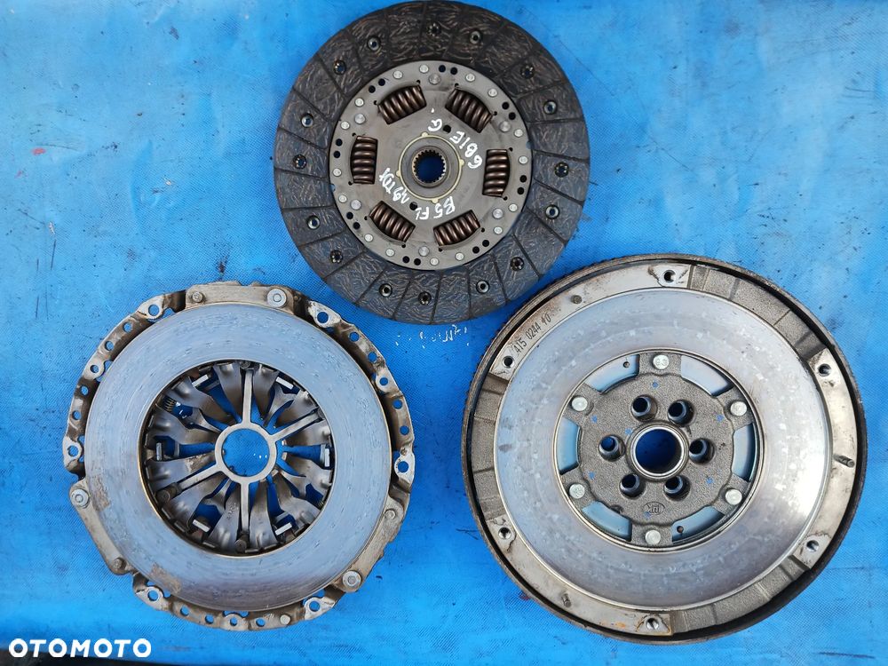 Sprzęgło dwumasa 6 biegowa skrzynia KOMPLETNA LUK 415024410 koło dwumasowe tarcza docisk sprzęgła Audi A4B6 A4B7 A6C5 A6C6 Volkswagen Passat B5 FL Lift Skoda Superb 1.9 TDI ( 130 150KM ) 2.0 TDI Quattro 6 Biegów ORYGINAŁ jak NOWA - 1