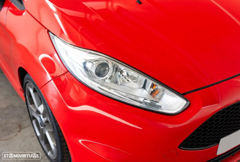 Ford Fiesta 1.6 EcoBoost c/ Pack Pele Desportiva ST - 12