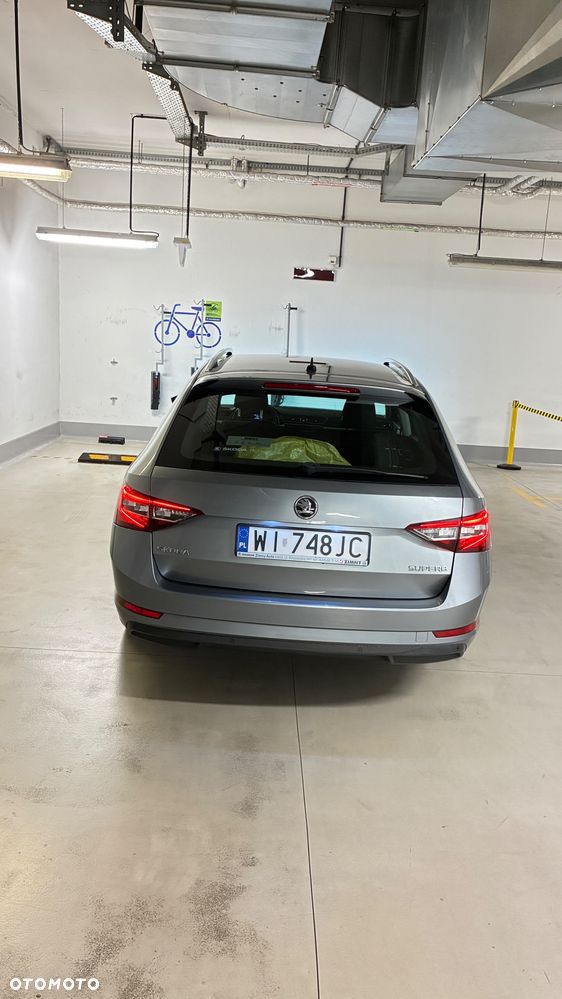 Skoda Superb 2.0 TDI Ambition - 11