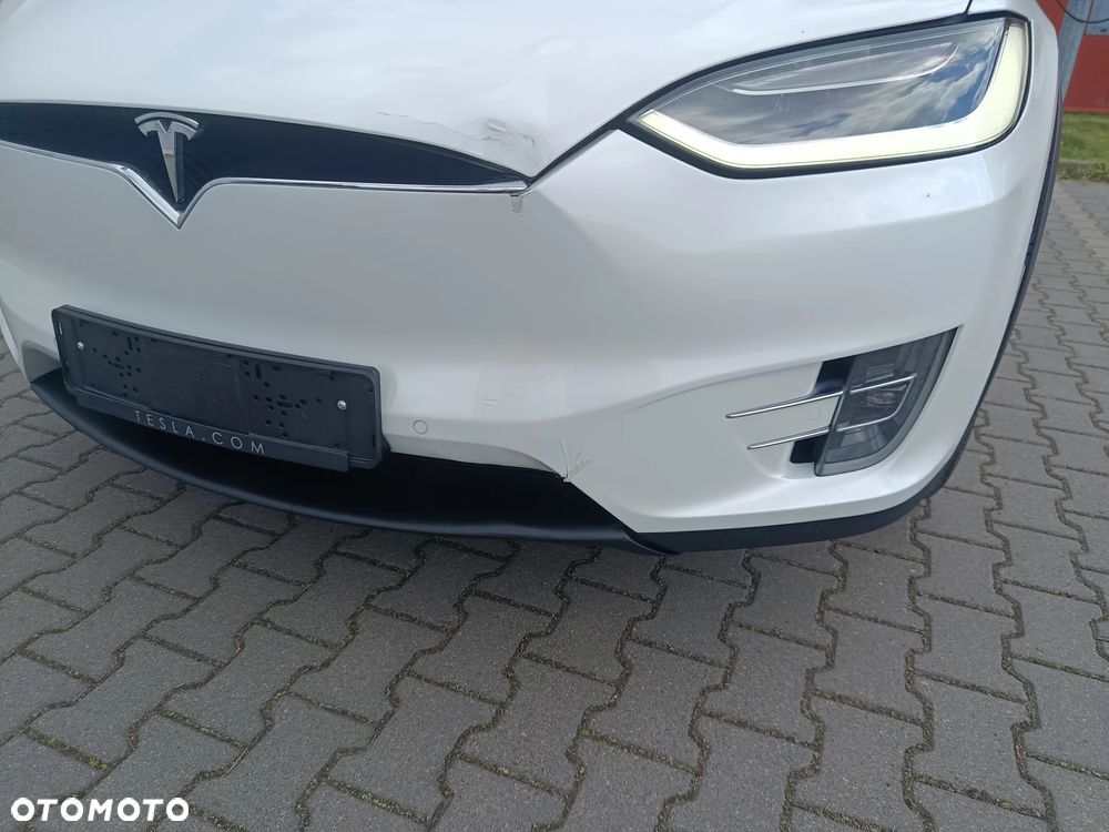 Tesla Model X 75 D - 2