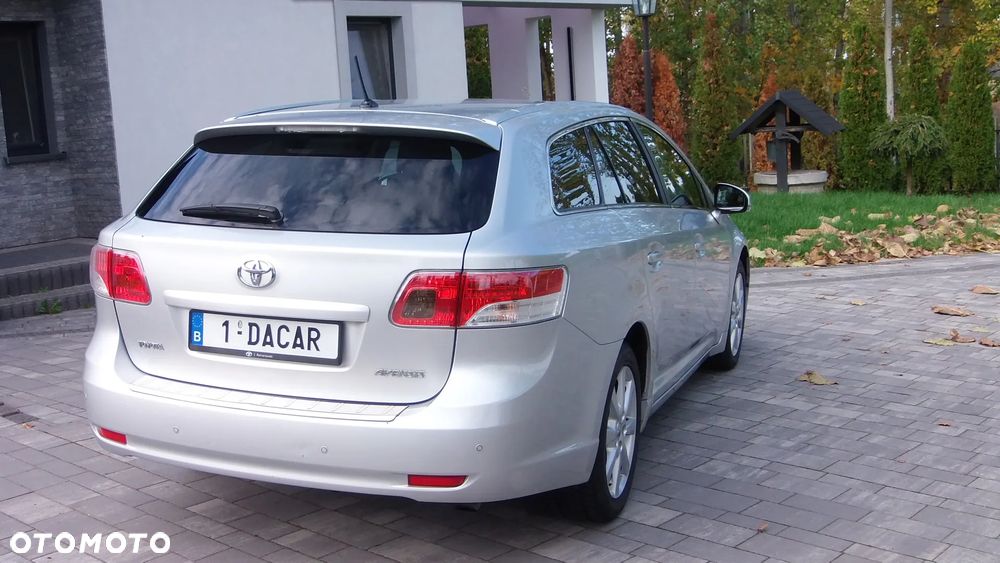 Toyota Avensis - 7