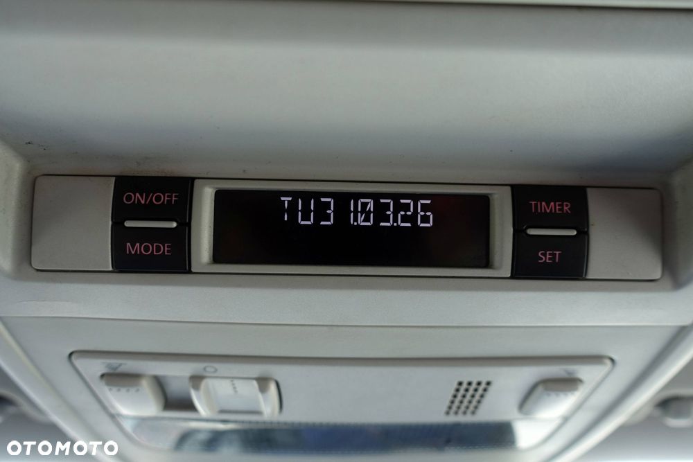 Volkswagen Caravelle - 24