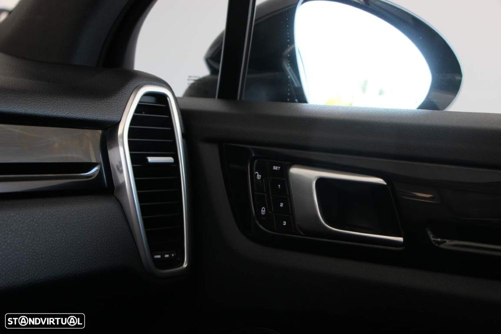 Porsche Cayenne S - 39
