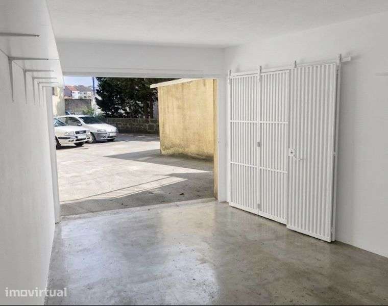 Garagem box no centro do Porto Junto ao Marqués - Grande imagem: 2/2