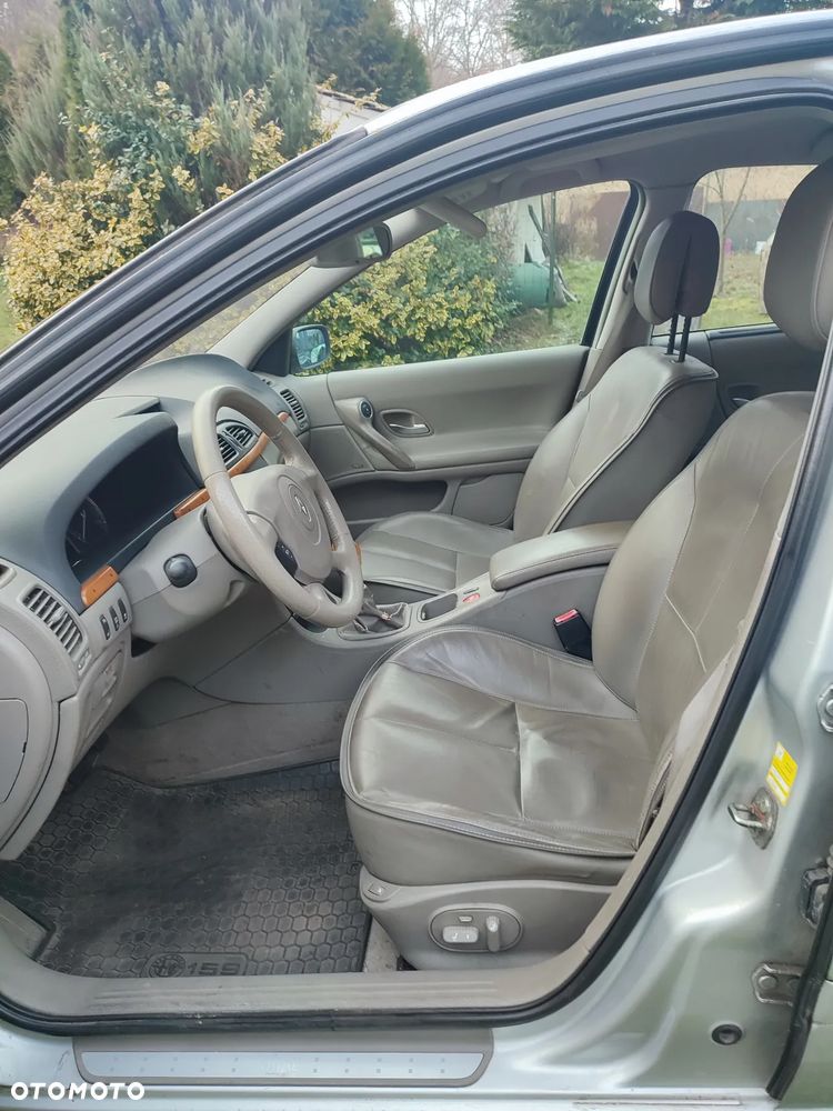 Renault Laguna 2.0 dCi FAP Initiale - 17