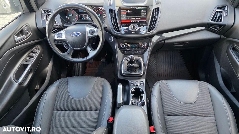 Ford Kuga 1.5 EcoBoost 2x4 Titanium - 6